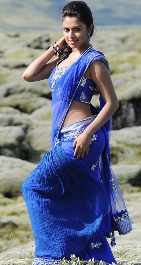 Amala Paul Looking Adorable In Blue Saree