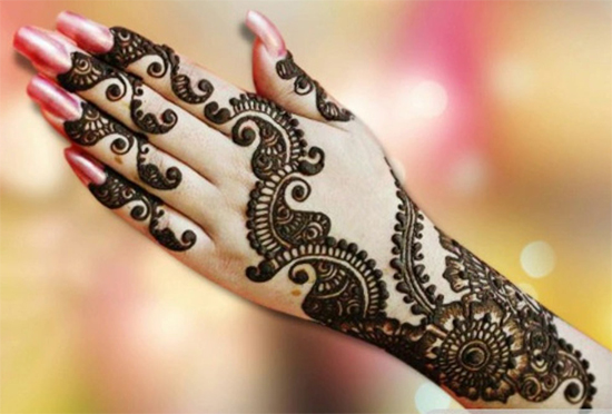 Chic And Stylish Mehendi Designs For Fingers