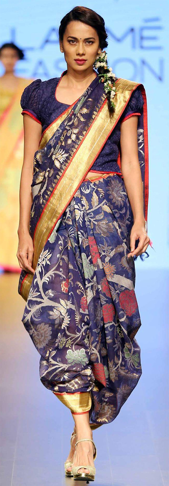 Classy Ornately Done Nauvari Sari
