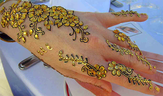 Cute Hands Glitter Mehendi