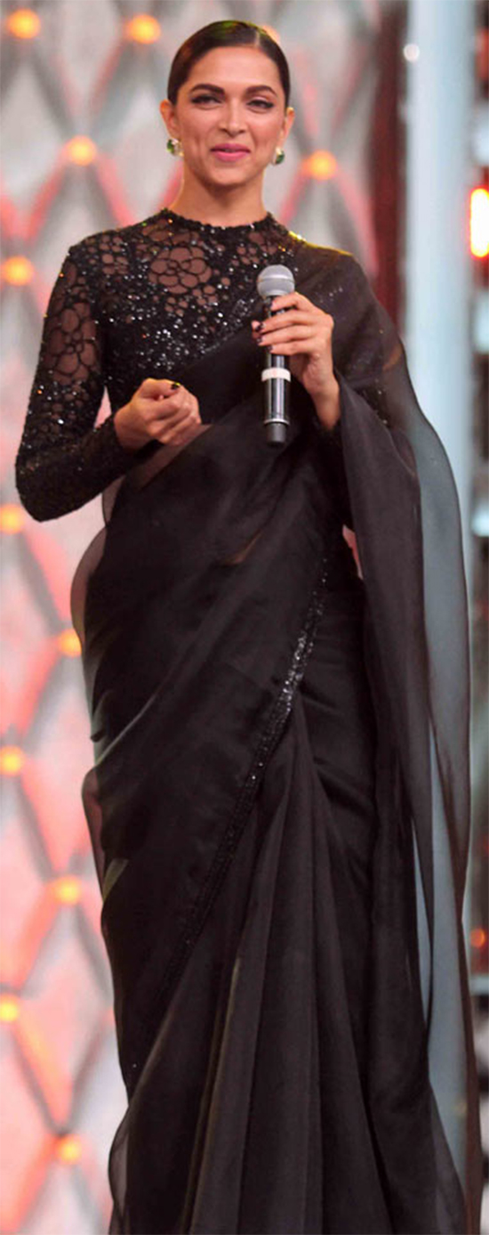 Deepika Padukone Looks Stunning In Sabyasachi saree