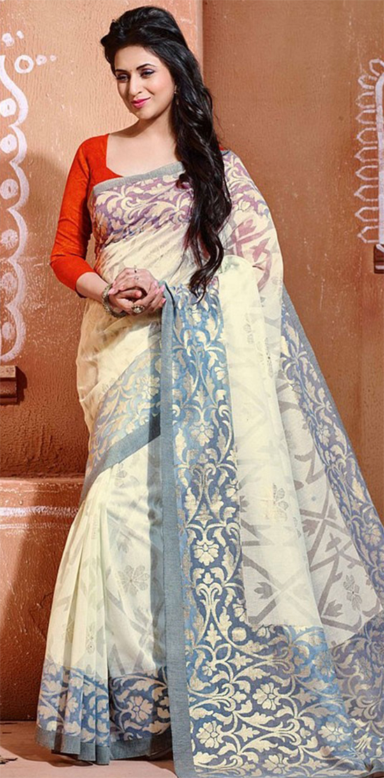Divyanka Tripathi In Casual Grey and Off White Art Silk Trendy Printed Saree