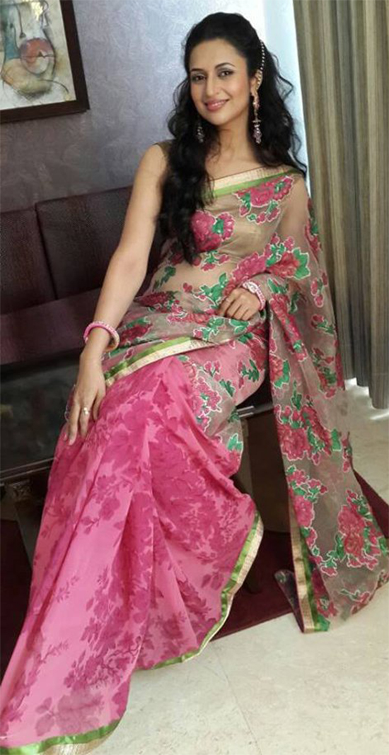 Divyanka Tripathi In Flower Work Net Saree