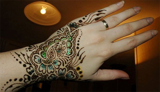 Latest Outstanding And Beautiful Eid Hand Mehendi Design