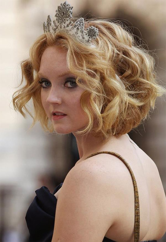 Lily Cole Curly Hairstyle For Short Fine Hair
