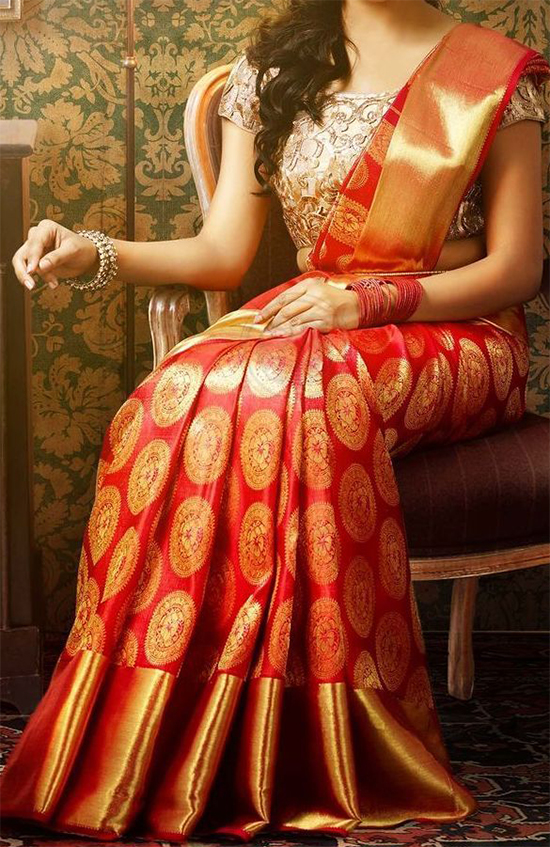 Red Koorai Wedding Saree With Gold Colour Blouse