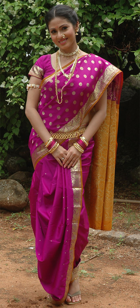 Sadha In Pink Color Nauvari Saree