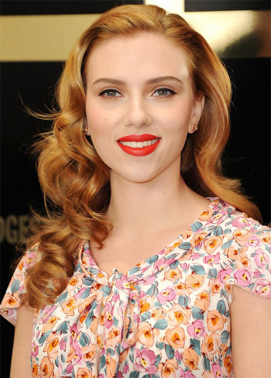 Scarlett Johansson Curly Hairstyle With Bangs