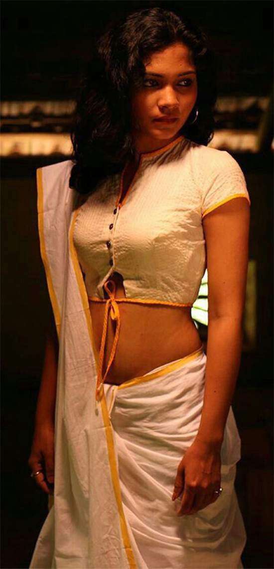 Traditional Kerala Saree Has Buttons And A String Tie At The Front Of The Blouse