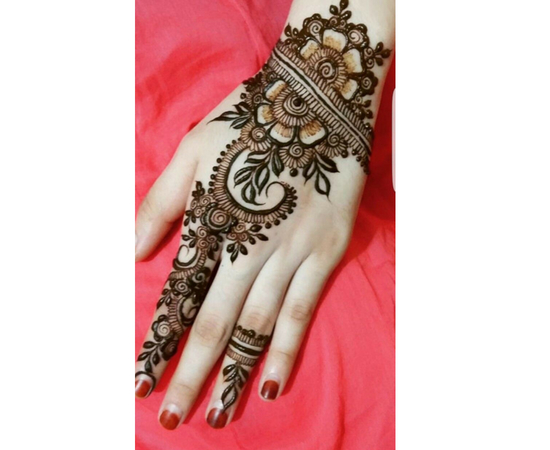 Fashionable-And-Youthful-One-Line-Mehandi-Design