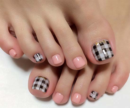 Gingham Black & White Themed Toe Nail Art