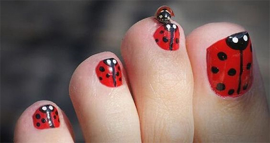 Lady Bug Toe Nail Art