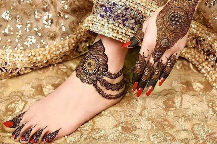 New simple & Easy Bracelet Mehndi Design - Bracelet wala Mehndi Design Eid  ke liye | Pretty henna designs, Beginner henna designs, Nail designs summer  acrylic